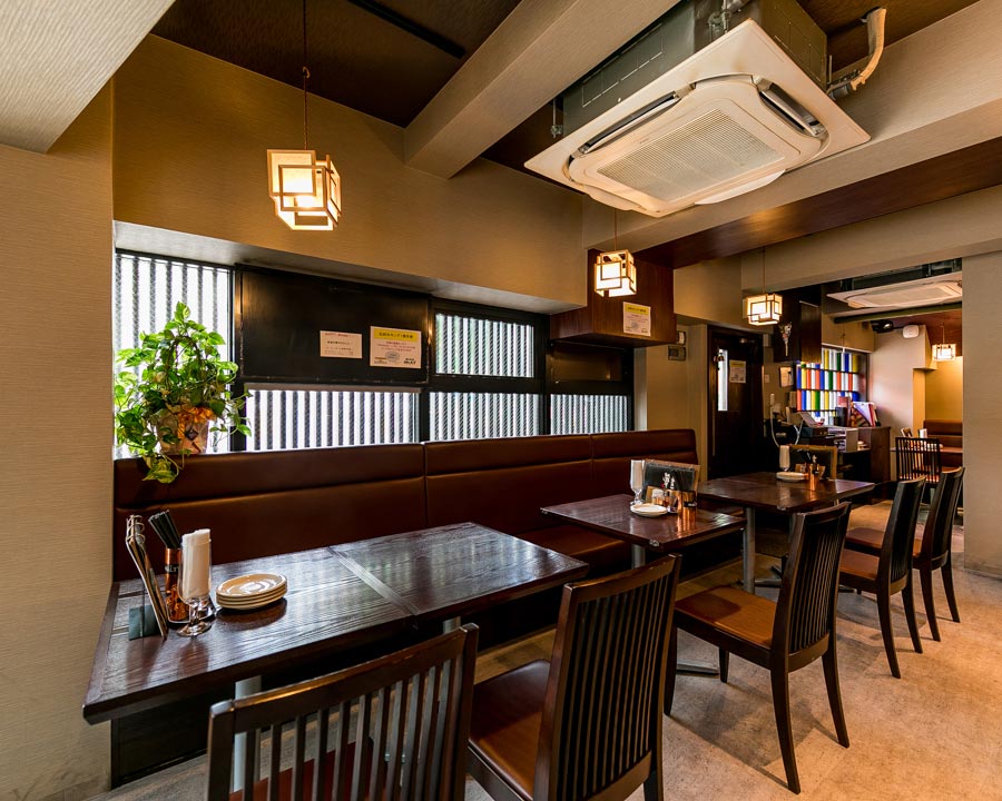 鉄板居酒屋 お好みキングのテーブル席